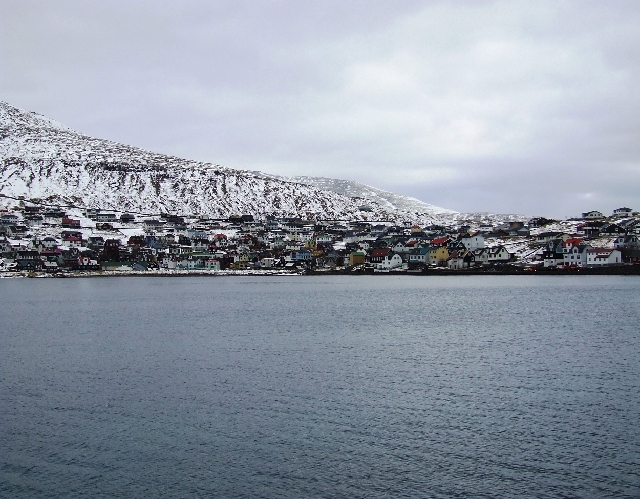 2008_0408_Org_Faroer0170.JPG - A Small Village