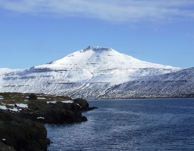 2008_0409_Org_Faroer0220.JPG - Blue Sky