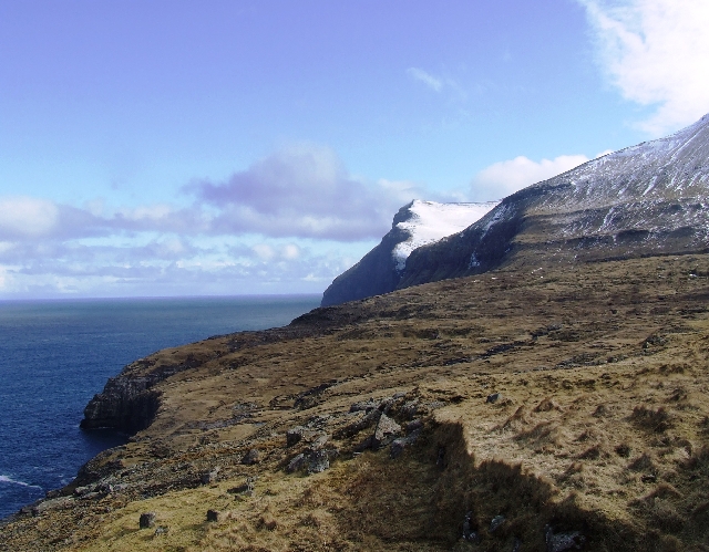 2008_0409_Org_Faroer0237.JPG - Cliffs and Rocks