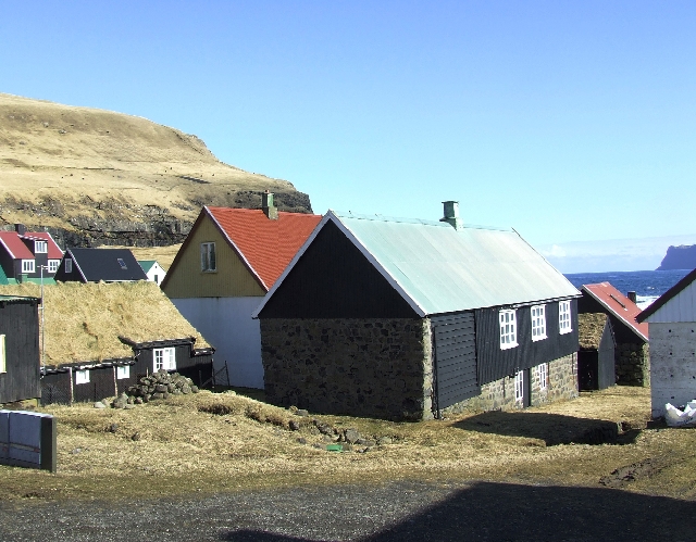 2008_0409_Org_Faroer0254.JPG - Traditionel Houses