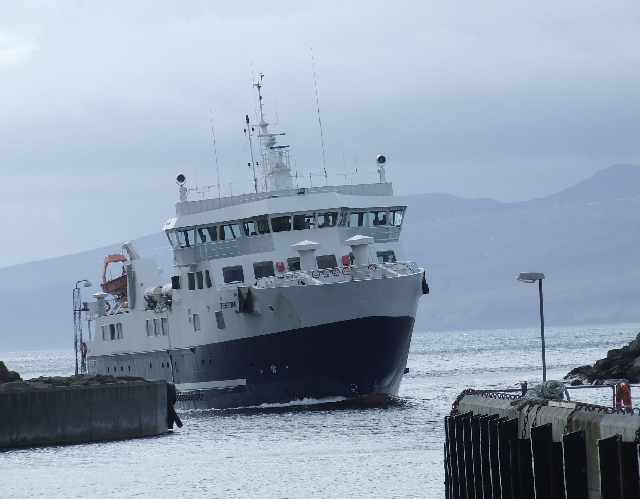 2008_0410_Org_Faroer0005.JPG - The Ferry That Brings Us to Sandoy