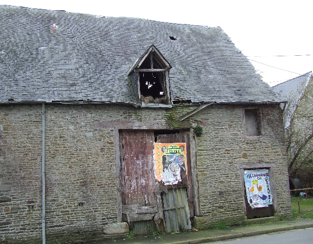 2008_0323_Calvados0023.JPG - For Sale With Little Work to Do