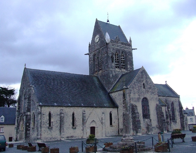 2008_0323_Calvados0060.JPG - The Famous Church of Sainte-Mere-Eglise