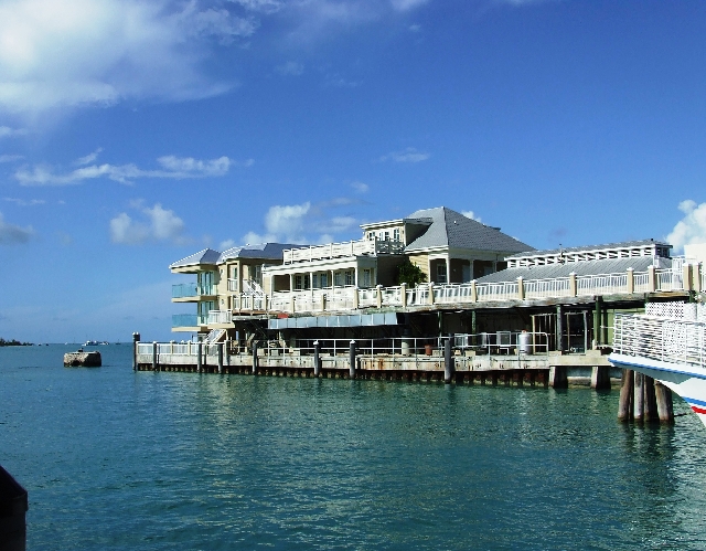 2008_09200045.JPG - Seaside Hotel