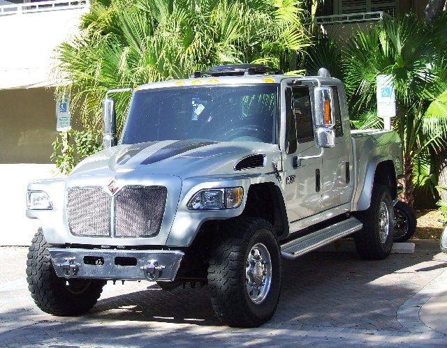 2008_09200047.JPG - Pimped Truck