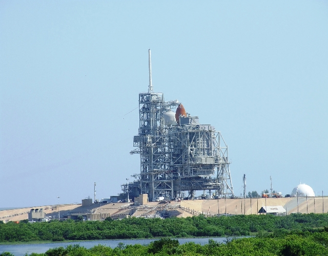 2008_09260169.JPG - Launchpad 39-B