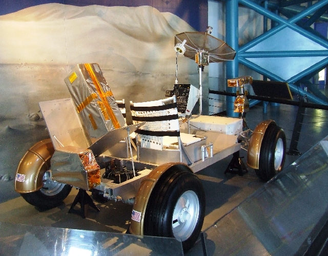 2008_09260194.JPG - The Mooncar