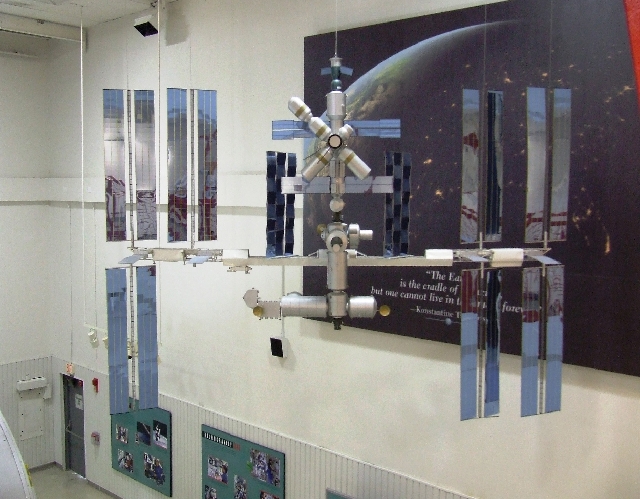 2008_09260198.JPG - ISS,The Latast project
