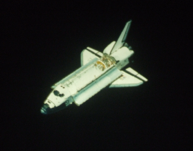 2008_09260205.JPG - Spaceshuttle in Orbit