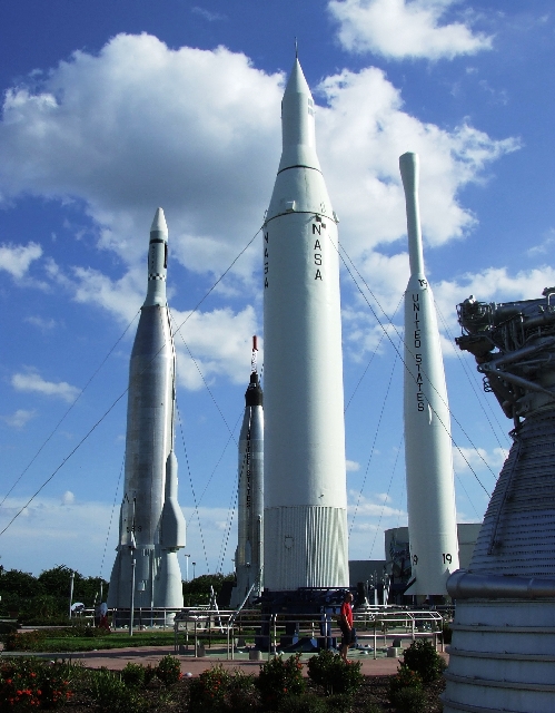 2008_09260221.JPG - Another 4 Rockets