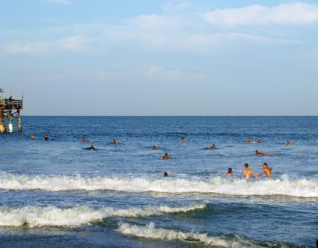 2008_09260225.JPG - Surfers Waiting for The Wave!