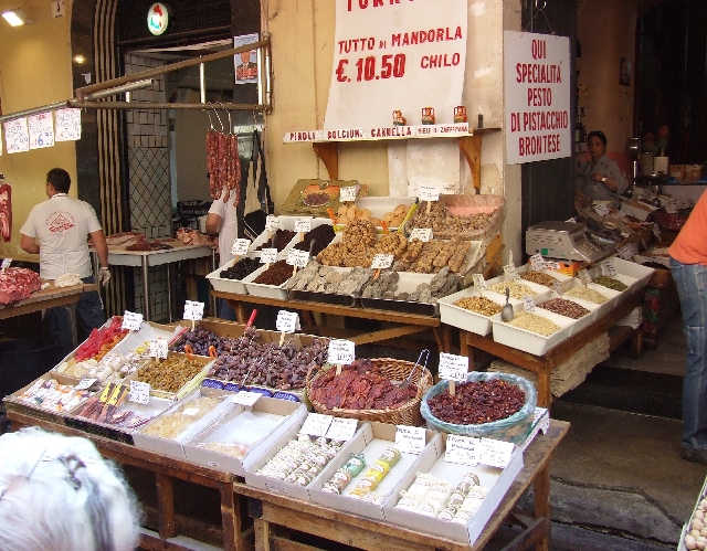 2008_06200205.JPG - Dried Vegetables and Fruits