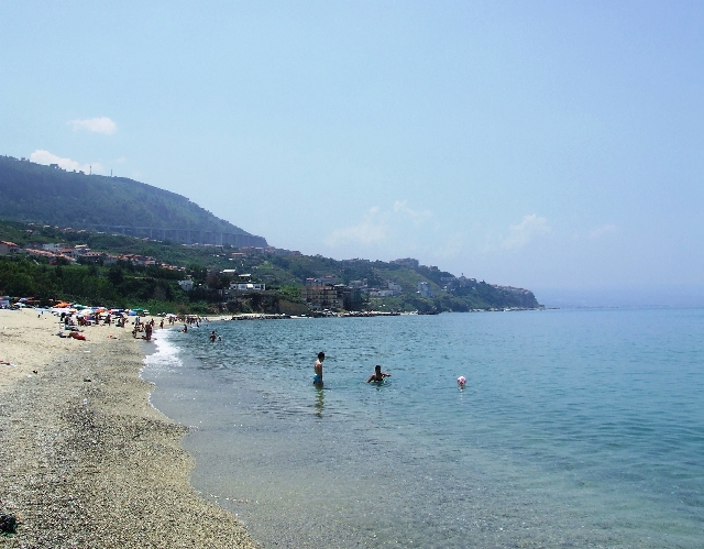 2008_06230368.JPG - Nice Beach from Pizzo