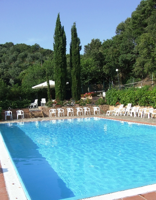 2008_06280447.JPG - The Swimming Pool
