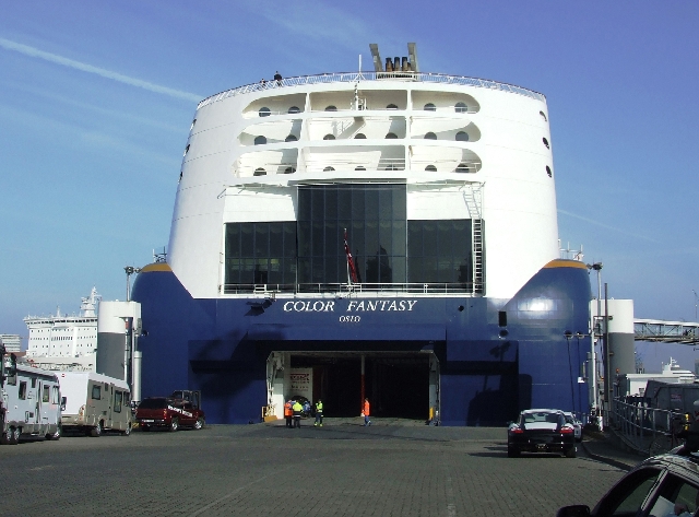 2008_0221_Zweden0018.JPG - Load her Up!