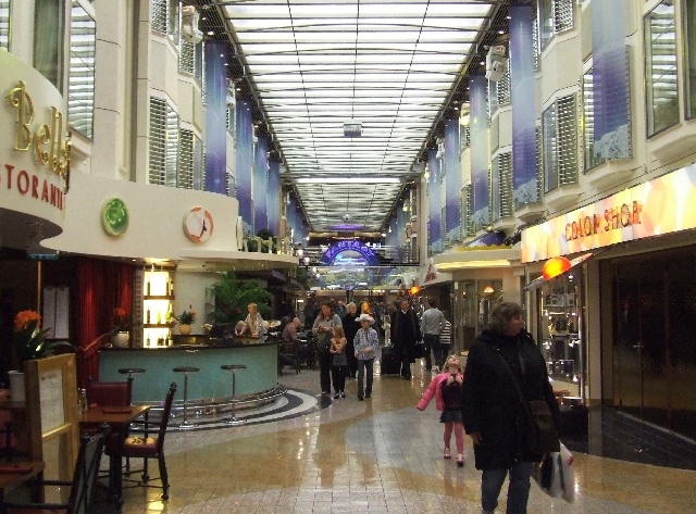 2008_0221_Zweden0021.JPG - Innership Boulevard