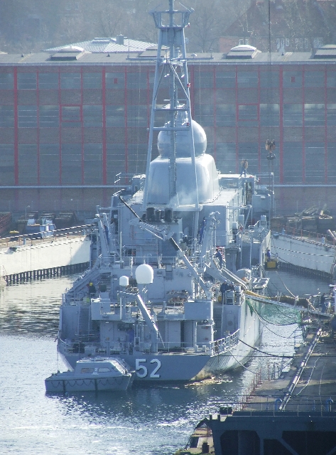2008_0221_Zweden0035.JPG - German Navy in Repair