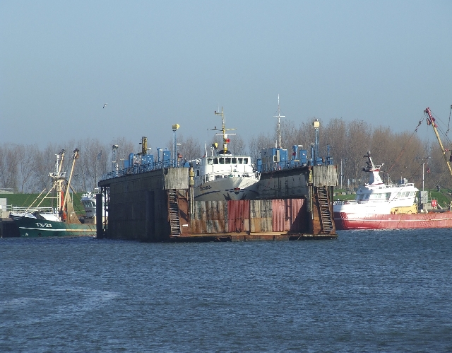 2008_1109_Texel0005.JPG - The Drydock