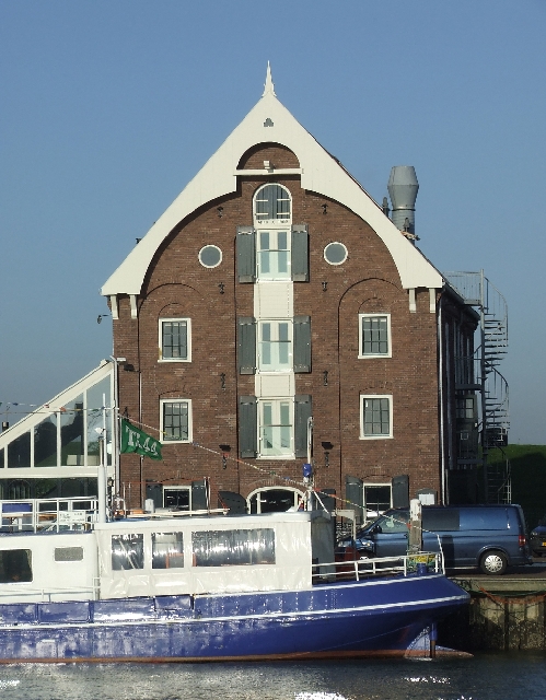2008_1109_Texel0007.JPG - Oudeschild Harbor House