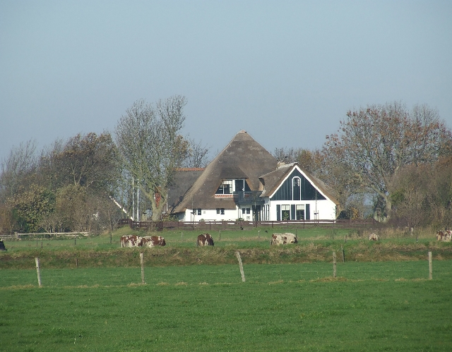 2008_1109_Texel0009.JPG - Local House