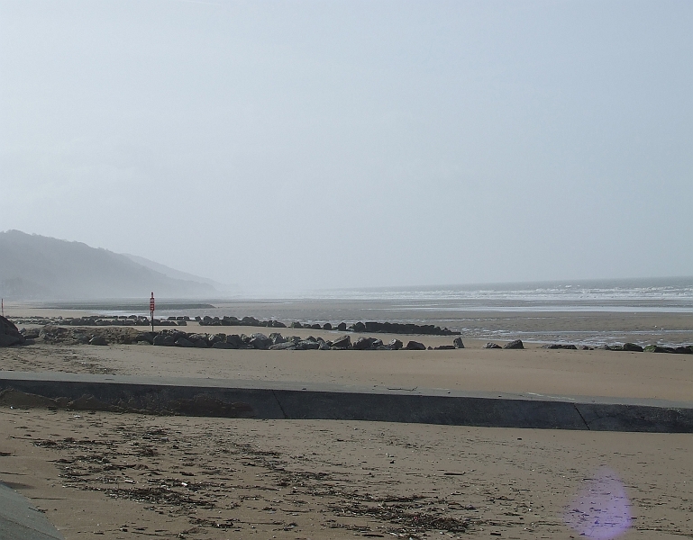 2009_0311_Normandie_Maart0053.JPG - Historical Beach