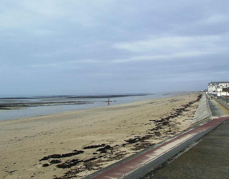 2009_0311_Normandie_Maart0084.JPG - The Boulevard