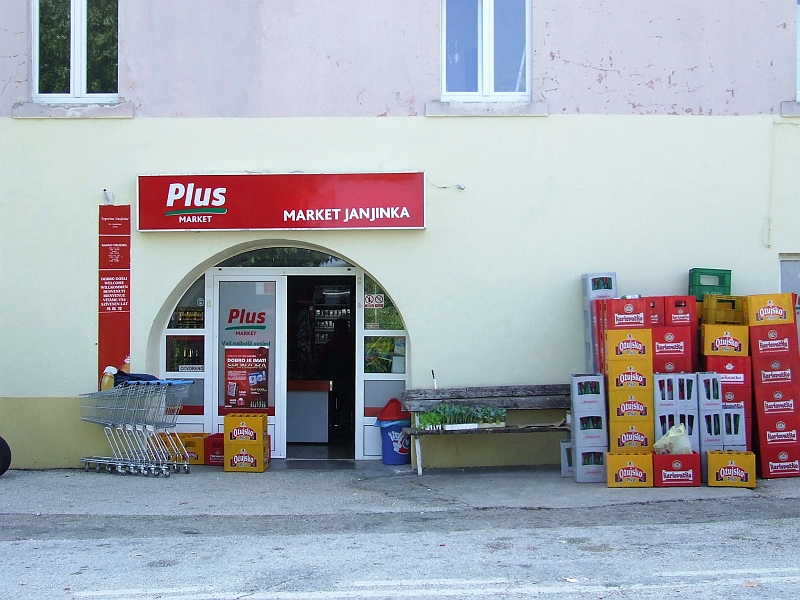 2009_0929_croatie0073.JPG - The Local Supermarket