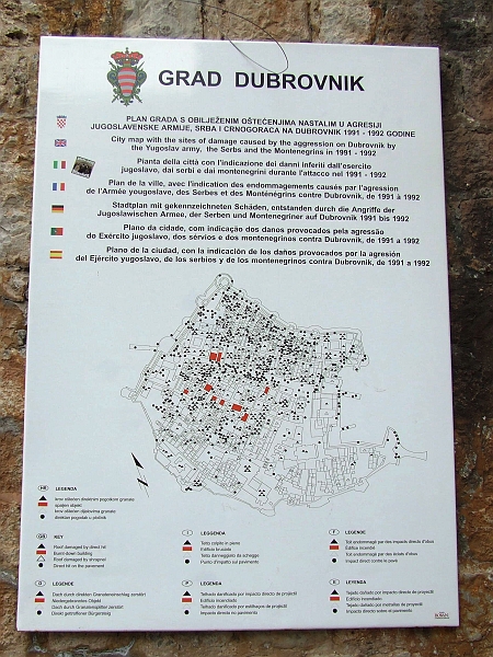 2009_1001_croatie0021.JPG - The Dramatic History of 1991 and 1992. Zoom in to See the Damage