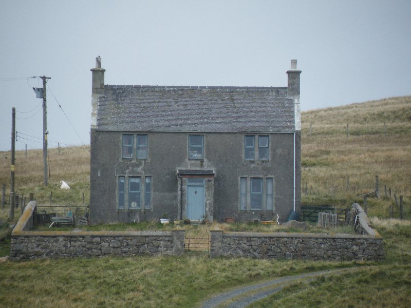 DSCF4201.JPG - Lots of Empty Old Houses