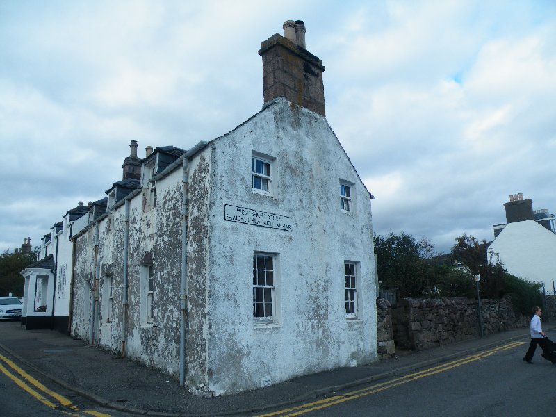 DSCF4400.JPG - Old House