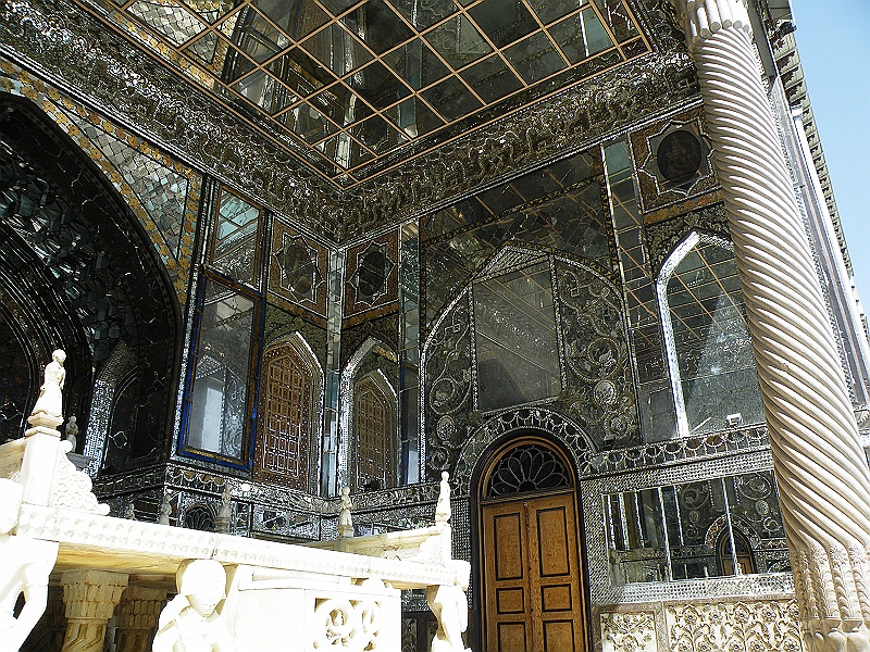 DSCF8202.JPG - More marble and mirrors
