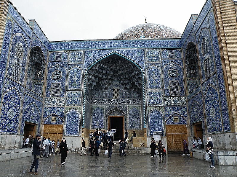 DSCF8422.JPG - Entrance of mosque at Naqsh-e Jahan Square