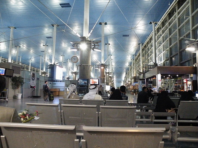 DSCF8735.JPG - Waiting hall