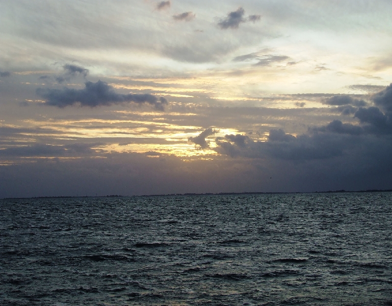 2009_0829_Augustus_thuis0010.JPG - Sunset in August